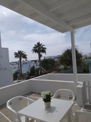 Saint Anargyroi Náusza