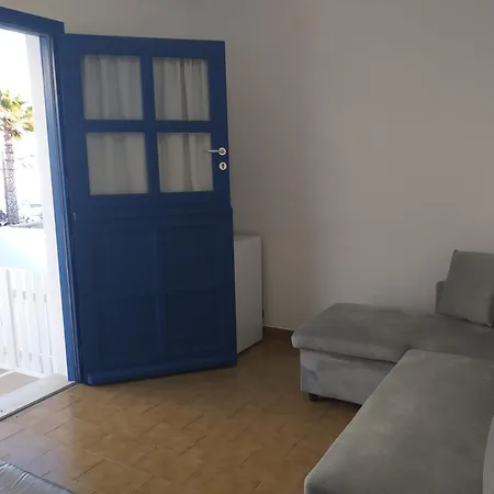 Saint Anargyroi Дом отдыха *